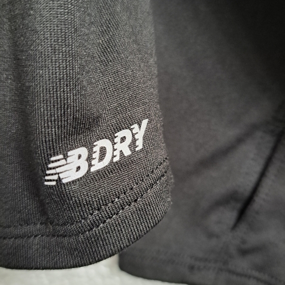 New Balance Men's 1/2 Zip Running Pullover - Picture 2 of 4